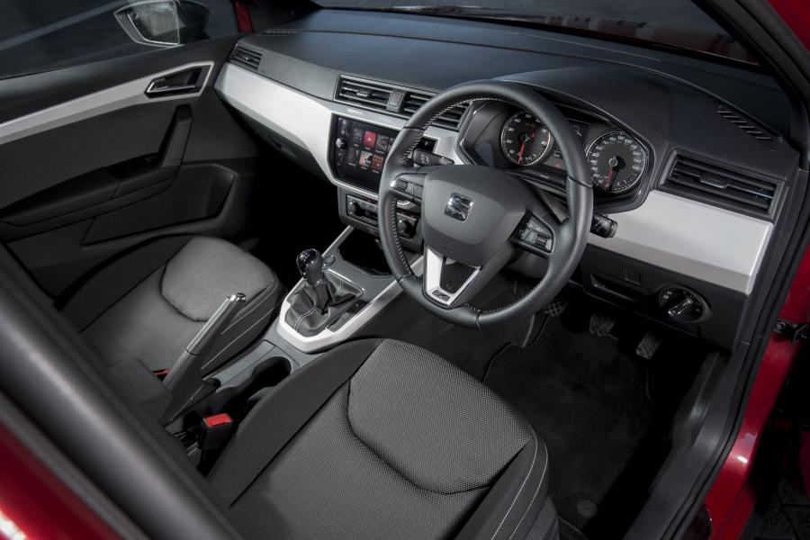 Торпедо Seat Arona Xcellence 2017 года  (UK) (фото 33 из 40)